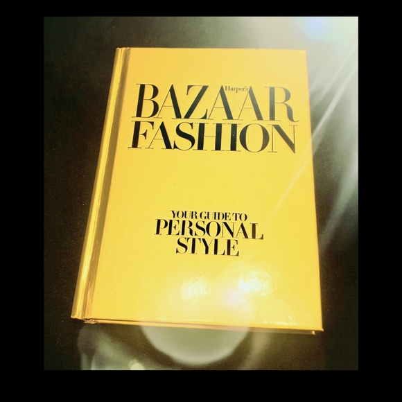 HARPERS BAZAAR FASHION STYLE BOOK - Picture 1 of 3